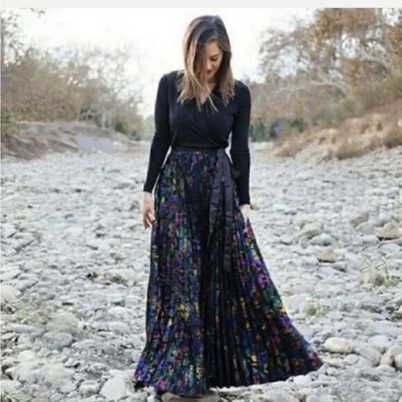 LuLaRoe Dresses & Skirts - Lularoe Formal Dress size xs